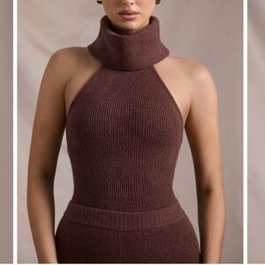 Oh Polly Sakari Ribbed-Knit Sleeveless Turtleneck Backless Top in Espresso Brown